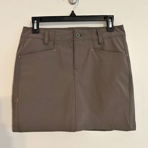 NWT Orvis Outbound Skirt Size 6 Grey Green